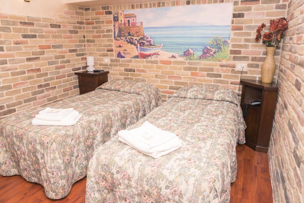 Il Castello Di Perano Hotel ภายนอก รูปภาพ